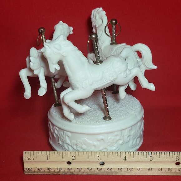 Vintage Musical Box Three Horse Carousel Bisque Porcelain - Picture 9 of 11